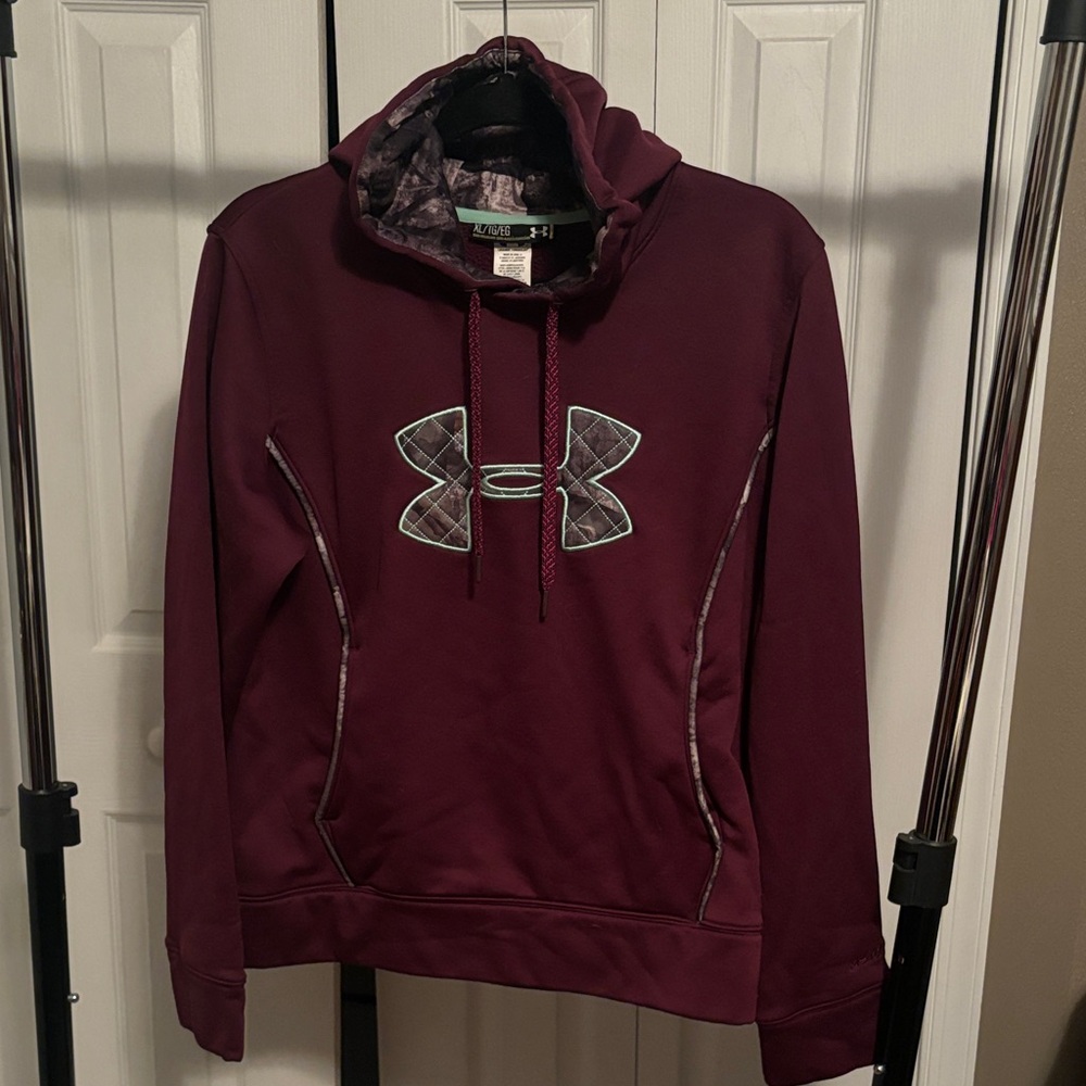 Under Armour Women's XLg Maroon Hoodie with Camo Logo